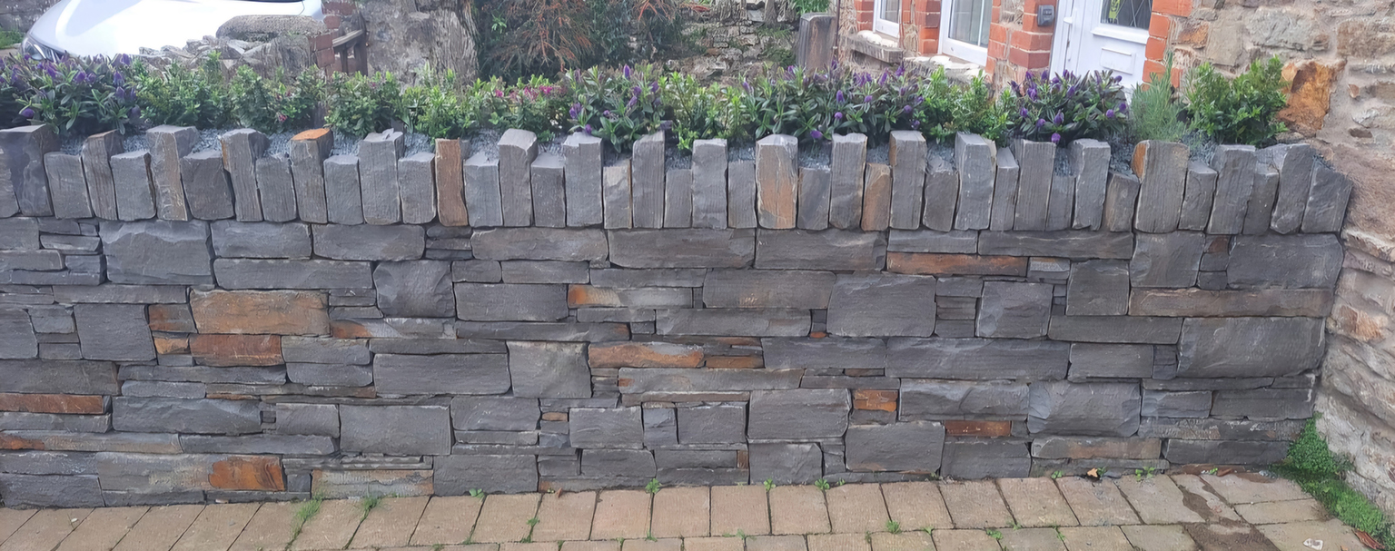 dry stone walls in Knowle in North Devon